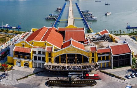 Day Cruise with Outdoor Jacuzzi in Halong Bay, Vietnam