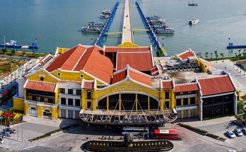Day Cruise with Outdoor Jacuzzi in Halong Bay, Vietnam