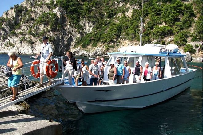 Amalfi Coast Minicruise and Emerald Grotto from Maiori 8