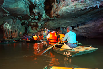 Day Tour to Trang An Complex and Pagodas from Hanoi