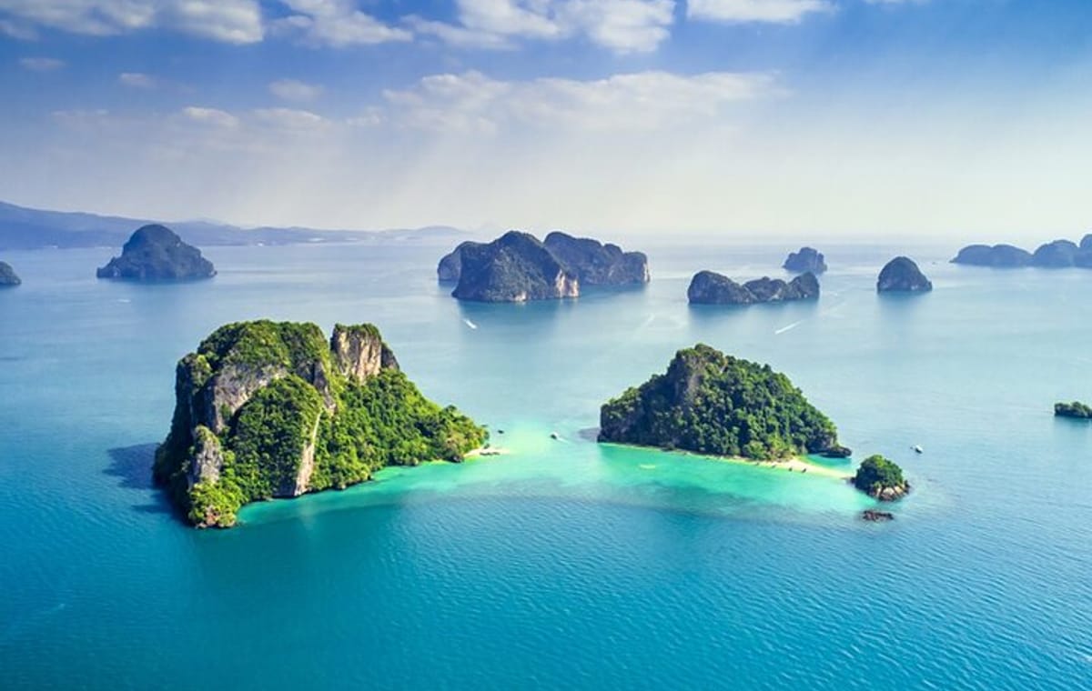 Phuket: Phi Phi Islands, Maya bay & Khai Island by Speedboat