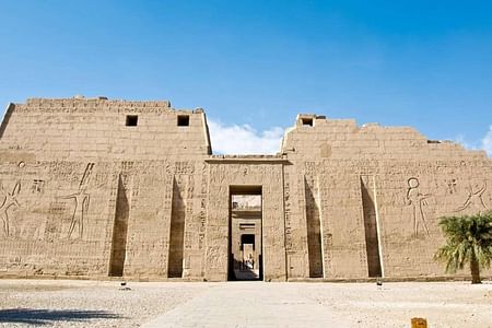 Private Guided Tour of Dendera and Medinet Habu from Hurghada