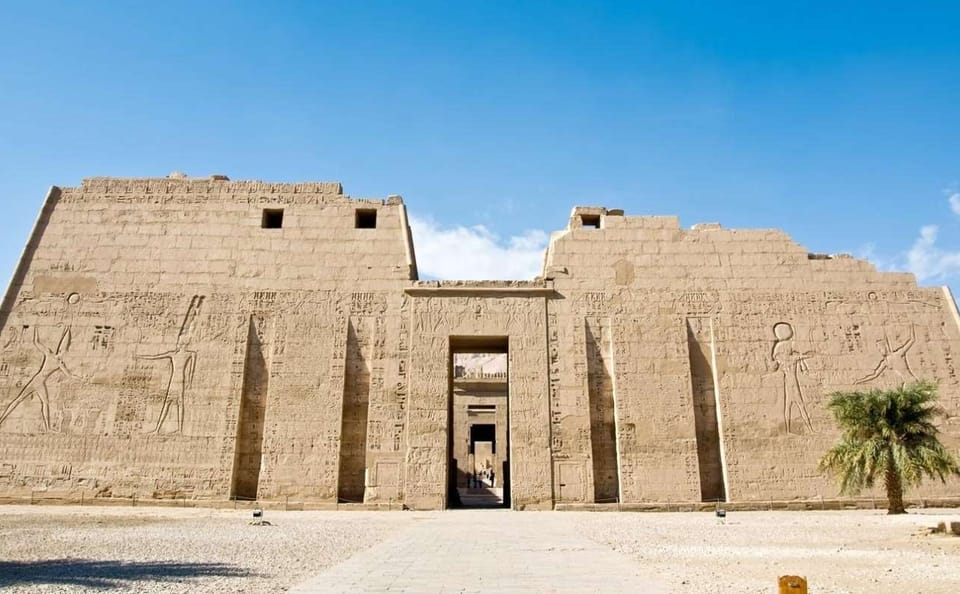 Private Guided Day Tour to Dendera and Medinet Habu from Hurghada