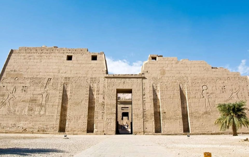 Private Guided Day Tour to Dendera and Medinet Habu from Hurghada