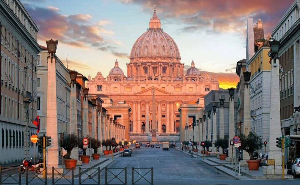 Guided Walking Tour of St. Peter's Basilica and Grottoes