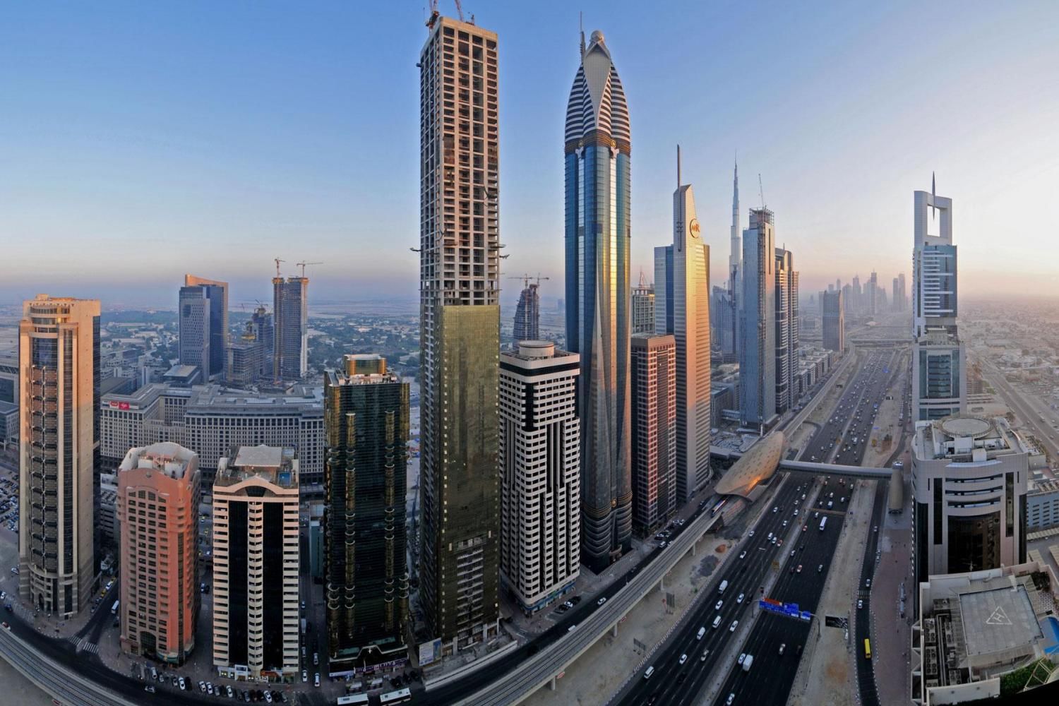 Full Day Dubai Tour with Burj Khalifa with Daytur