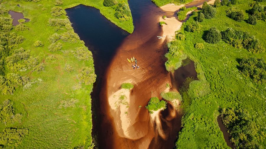 Summer canoeing experience in Lapland