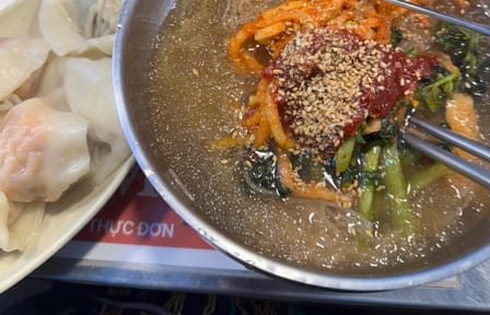Evening Food Tour of Kunming's Local Cuisine with Guide