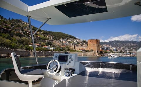 Private Yacht Tour in Alanya with Lunch and Drinks
