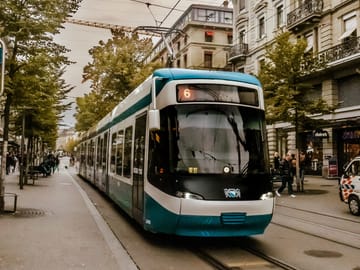 8-Day Scenic Rail Tour of Zürich and Switzerland
