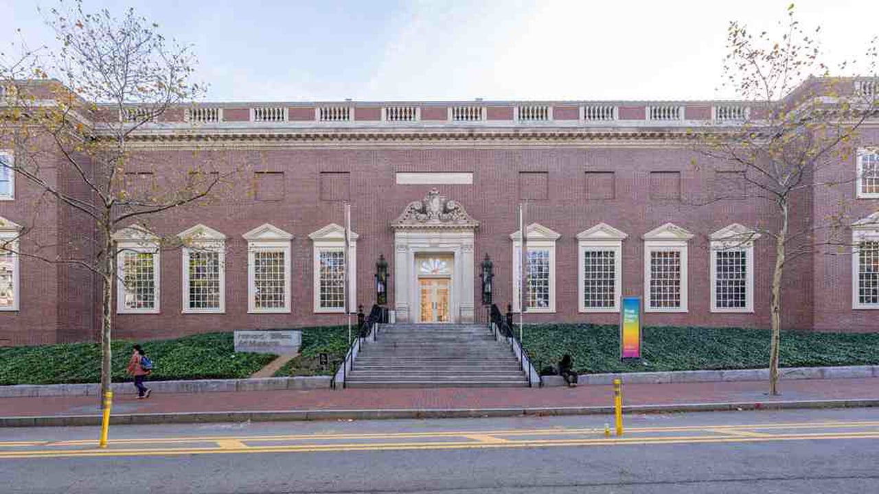 Cambridge Audio Tour: Ivy League Legends and City Stories 4