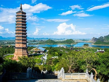 Bai dinh pagoda view