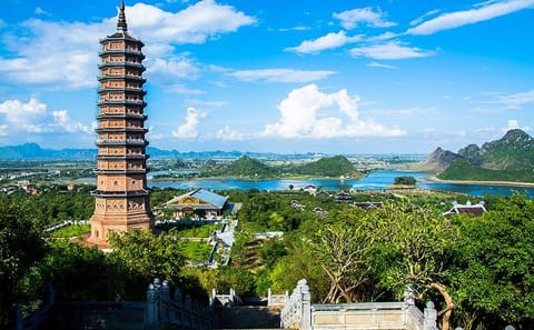 Bai Dinh Pagoda and Trang An Boat Trip Day Tour from Hanoi