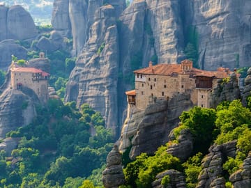 Two-Day Bus Tour of Delphi and Meteora in Greece