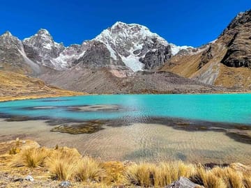 Full-Day Hike to Seven Glacial Lakes in Ausangate, Cusco