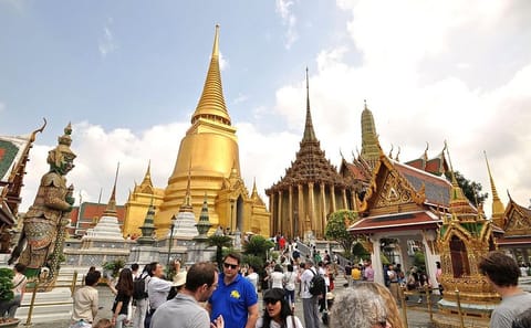 Bangkok Grand Palace and City Highlights Guided Tour