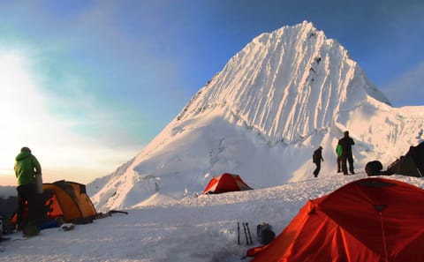 Alpamayo Climbing Expedition: 6-Day Adventure in Huaraz