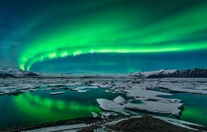 Northern Lights Tour from Reykjavik, With Photographs, Local Pastry,s and Hot Chocolate