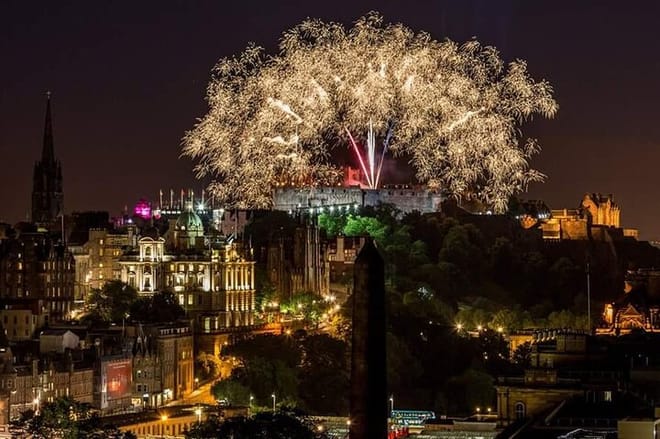 The Royal Military Tattoo Edinburgh City Tour Rosslyn Chapel and Dinner  9