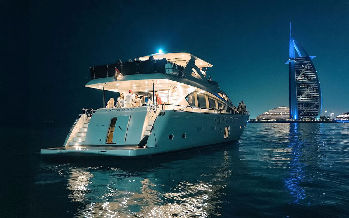 Dubai: Luxury Shared Yacht Tour with Breakfast or BBQ – Explore Iconic Dubai from the Sea