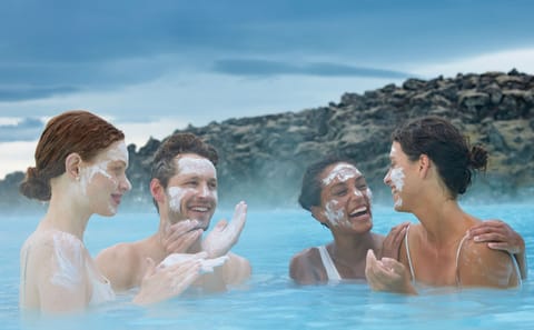 Private Transfer from Reykjavik to Blue Lagoon and KEF