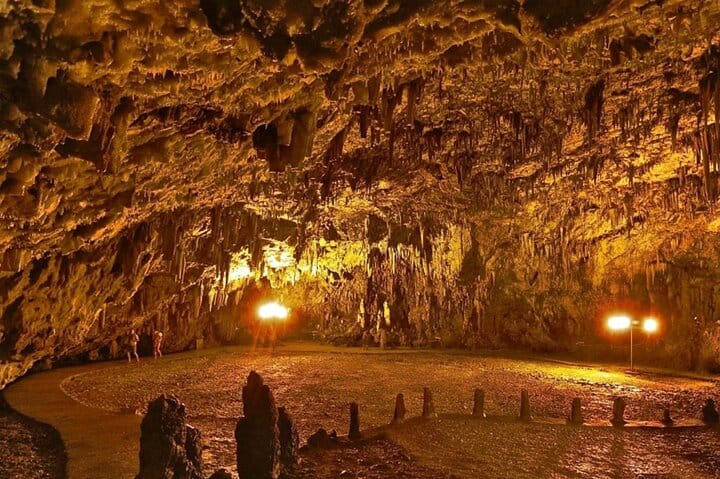 Drogarati Cave
