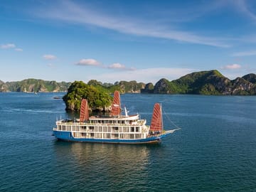 Verdure Lotus Classic Cruise in Halong Bay & Lan Ha Bay (2D1N)