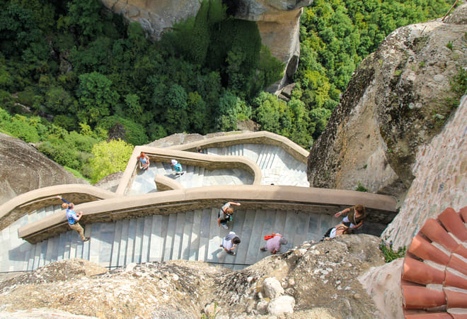 Meteora & Vergina Full Day Tour from Thessaloniki photo 6