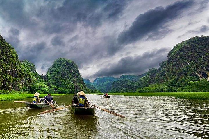 Hoa Lu Ancient Capital & Tam Coc Boat Trip from Hanoi