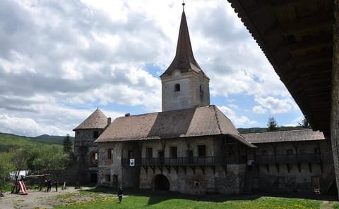 Cultural and Geological Day Tour from Brașov to Racoș