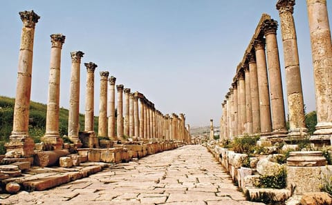 7-Night Jordan Tour: Explore Jerash, Petra, Wadi Rum, and Dead Sea