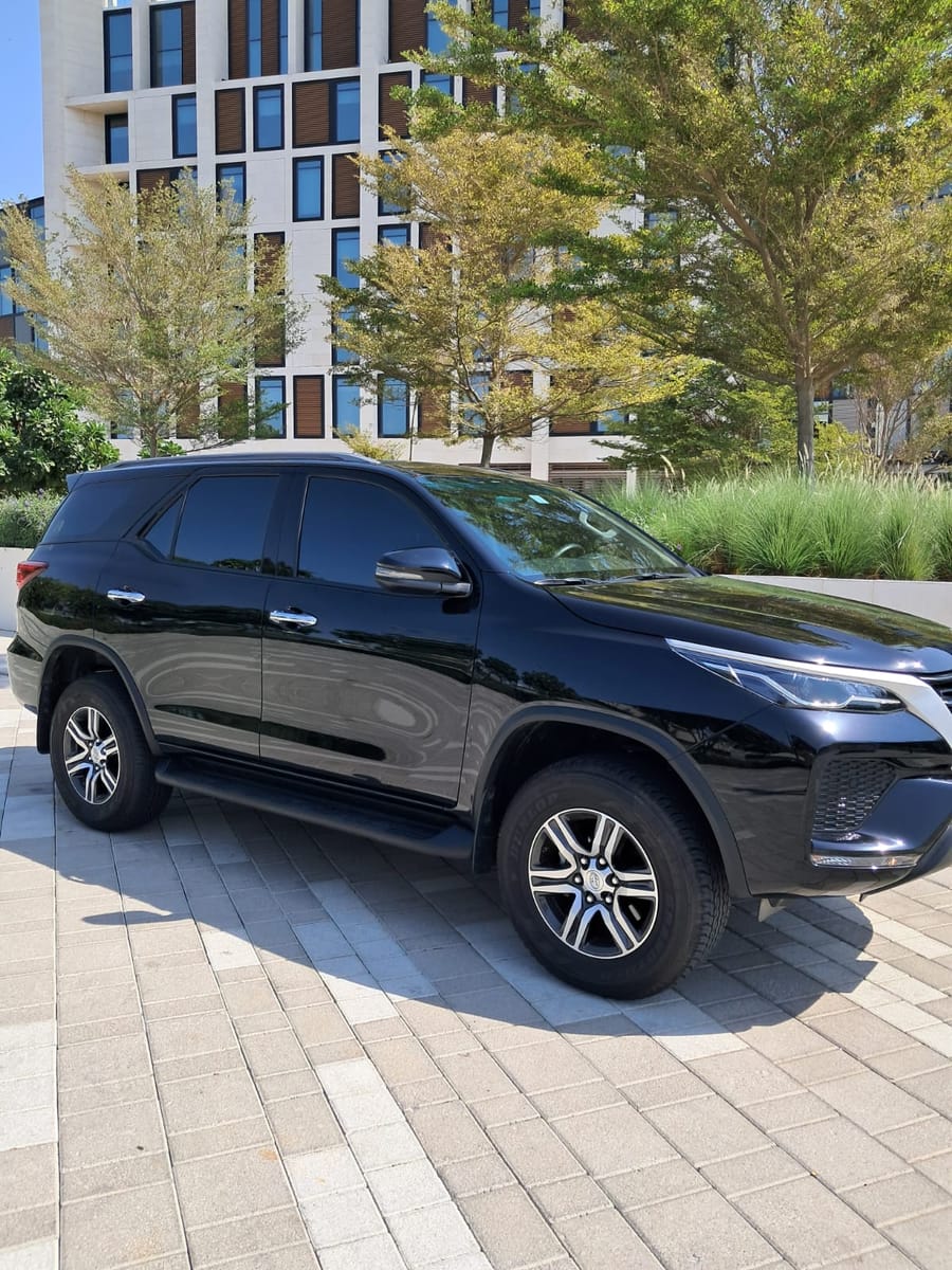 Dubai : Seamless Dubai Airport Transfers: Your Gateway to a Stress-Free Stay!