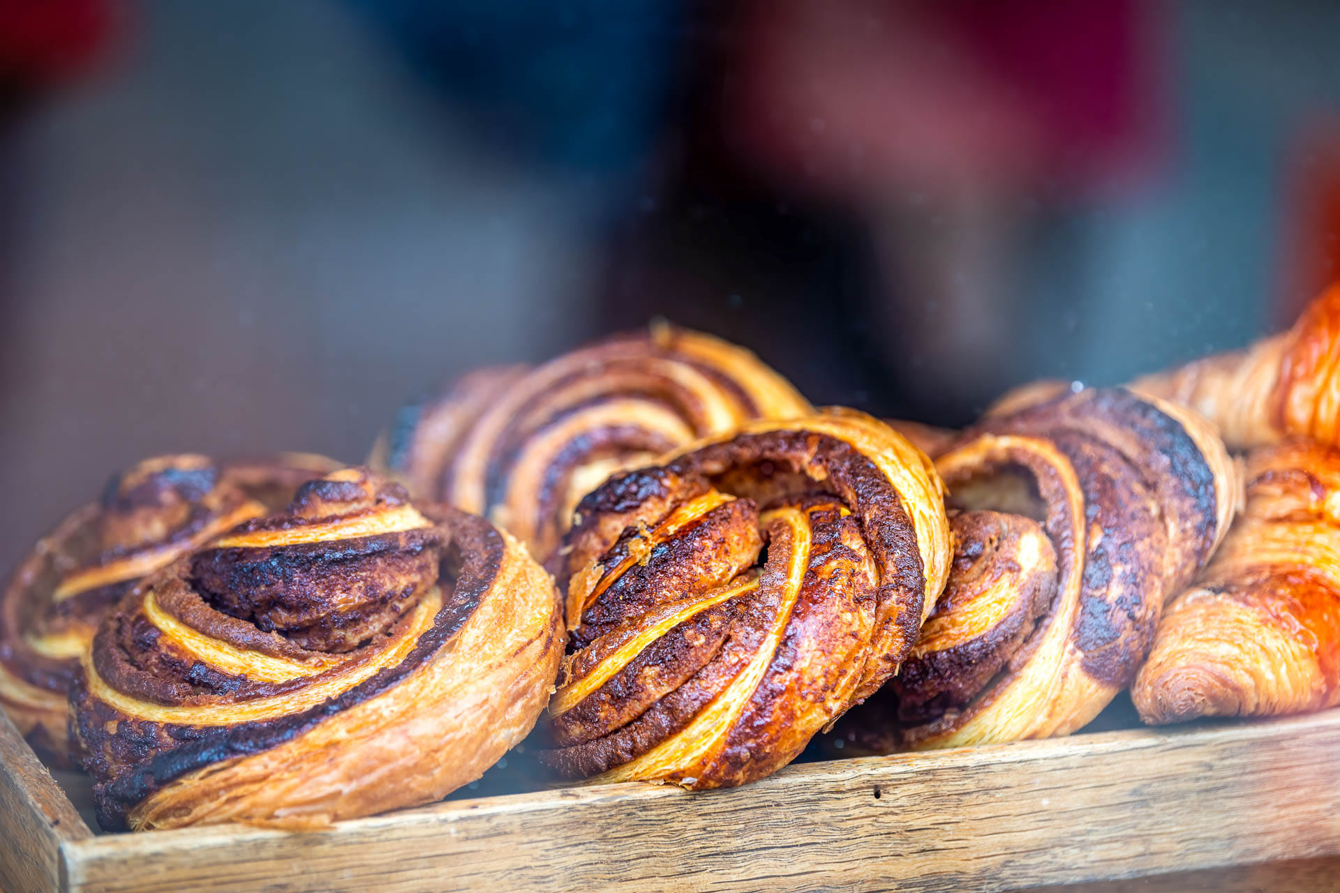 A picture of fresh cinnamon buns.