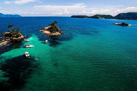 Motorboat Tour of Angra dos Reis’ Stunning Islands and Beaches