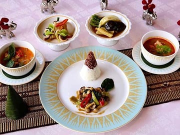 Gourmet Dining and Show at Mandarin Oriental, Bangkok