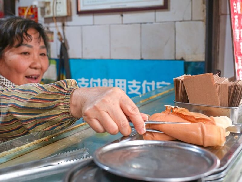 Tuktuk Food Tour Through Chengdu's Local Eats