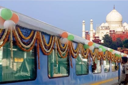 Day trip to Agra. Taj Mahal by Superfast Train