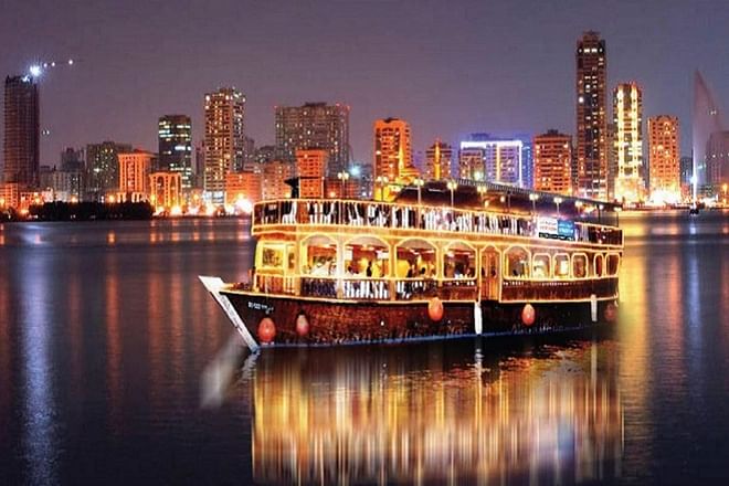 Dubái: crucero en dhow mejor valorado por el puerto deportivo de Dubái con cena