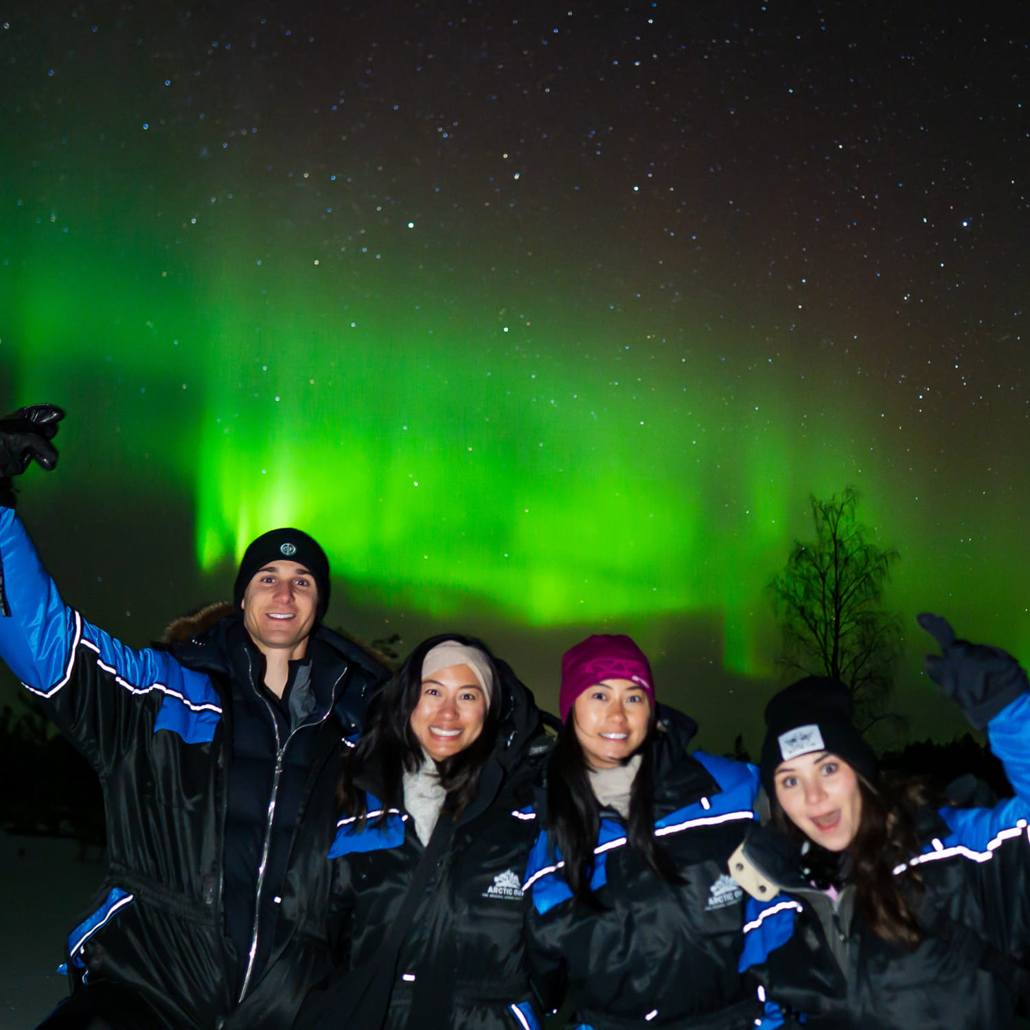 Unlimited Northern Lights Guarantee Tour with Photographer & Unlimited Mileage/Time - Small Group