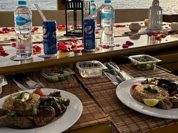 Luxury Nile Dining Experience with Lunch or Dinner in Cairo
