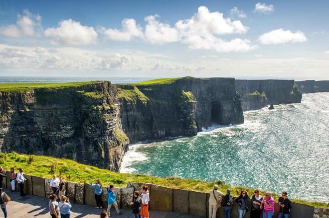 Cliffs of Moher, Burren, Bunratty private chauffeur tour  6 people