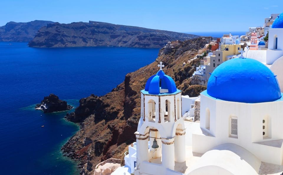 Santorini Private Tour: Oia Blue Domes, Fira & Hidden Gems + Wine Tasting Option