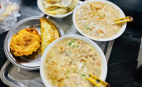 Brunch Walking Tour along Suzhou's Historic Pingjiang Road