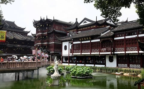 Shanghai Private Walking Tour: Bund & Old Town