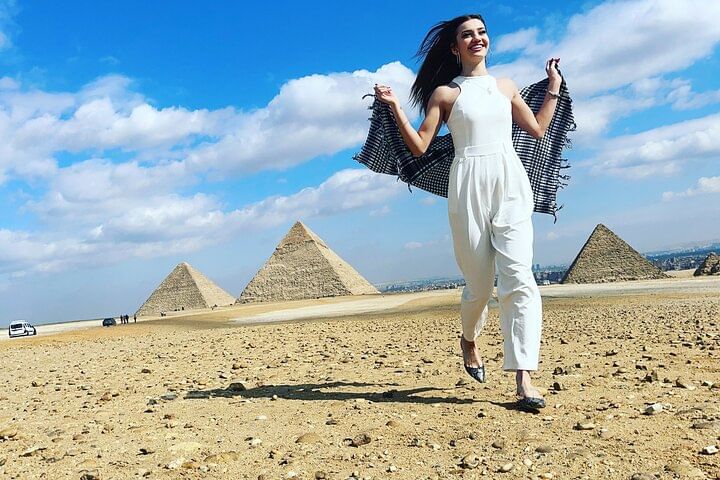 Layover Guided Tour To Giza Pyramids