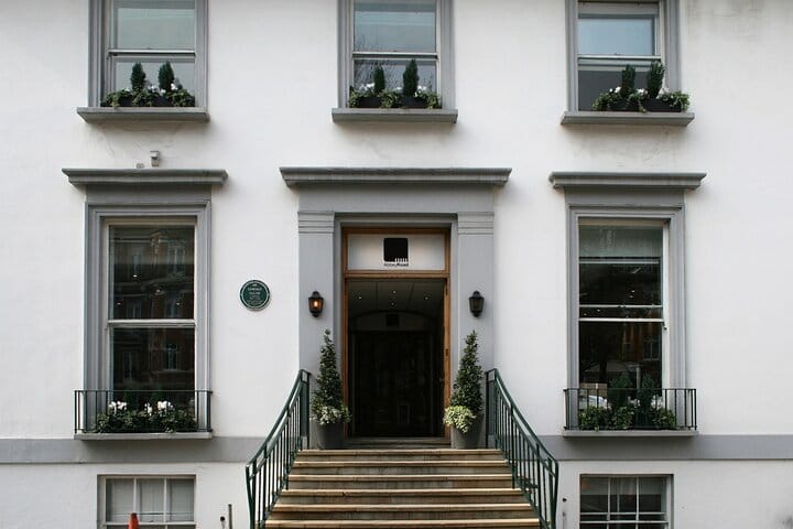 Explore Historic and Modern London on a Full Day Private Tour 8