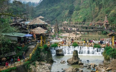 Northern Vietnam at A Glance: Halong Bay & Sapa 5 days