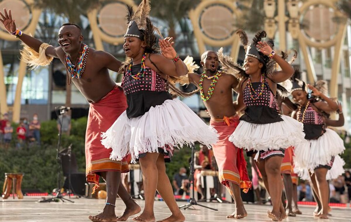Nairobi Nightlife and Safaripark Hotel Cat Dance Dinner
