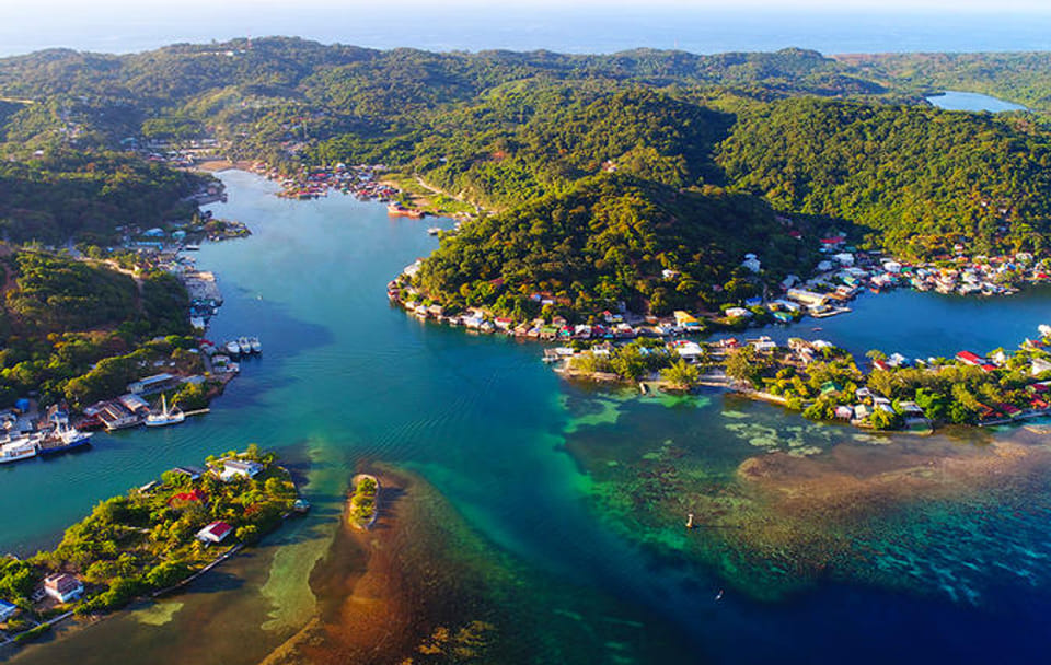 Cultural Tour of Oak Ridge Village in Roatan, Honduras