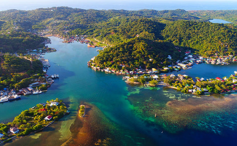 Cultural Tour of Oak Ridge Village in Roatan, Honduras